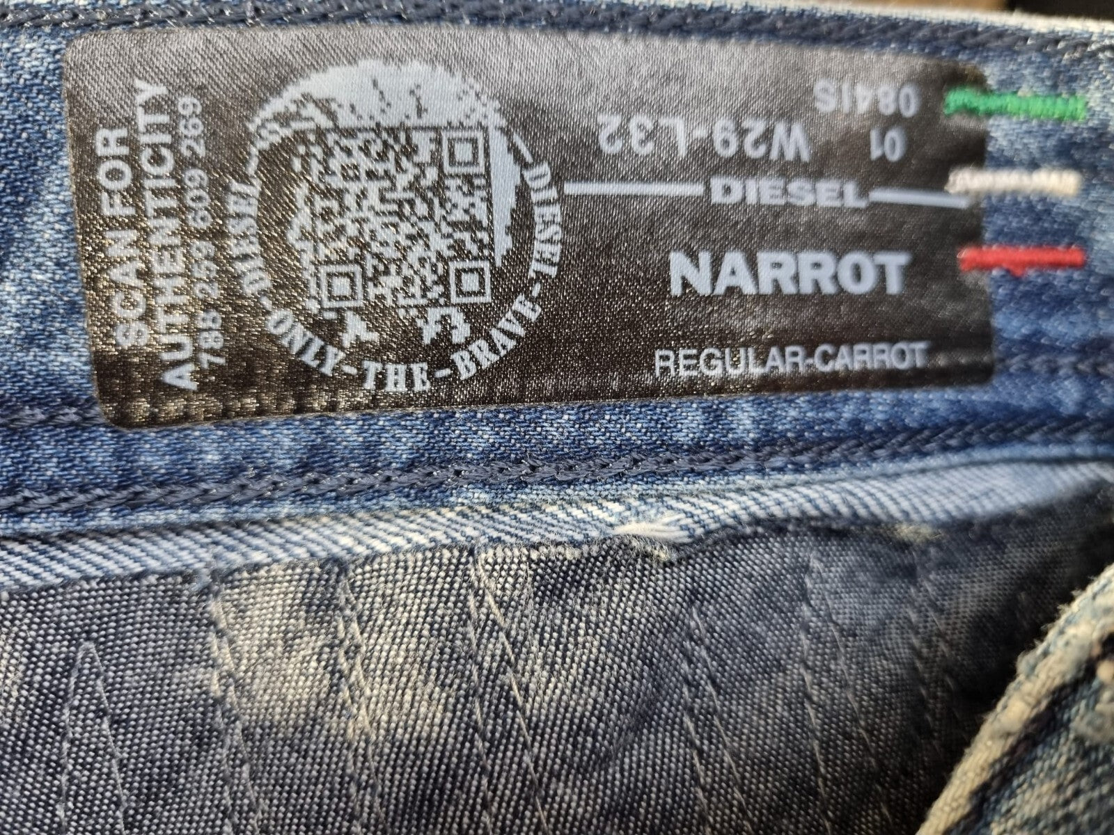 DIESEL Herren Jeans Narrot W29 L32 Limited Edition 172/978 Carrot Made in Italy