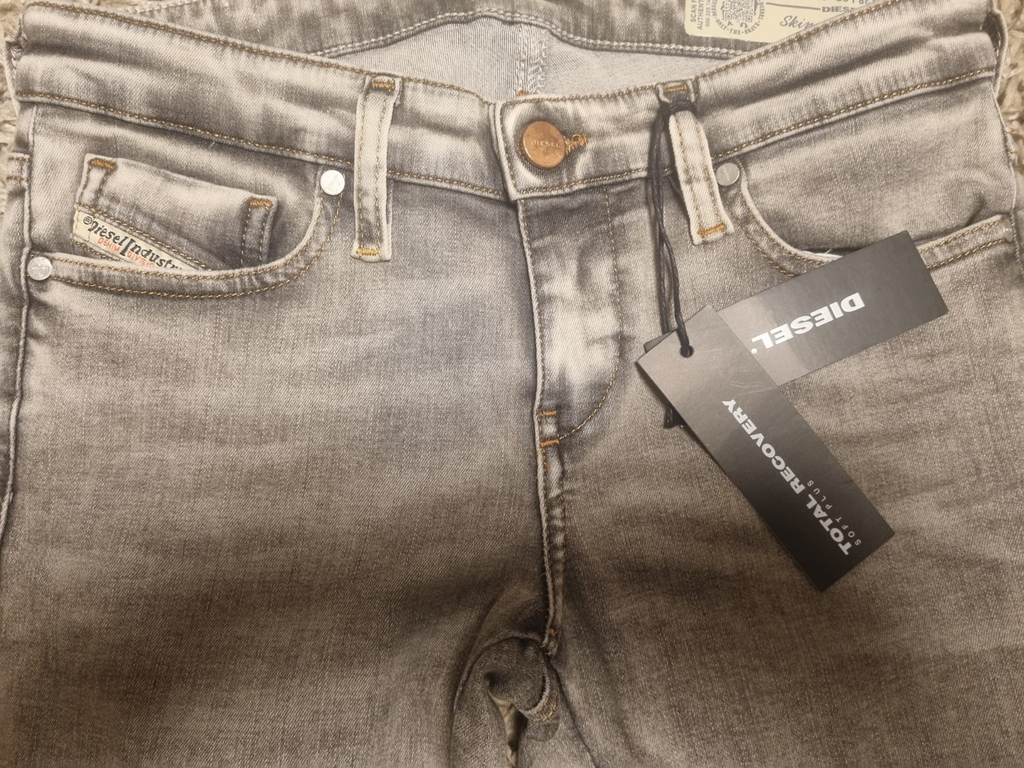 DIESEL Damen Jeans Skinzee-Low-Zip W28 L30 Grau Super Slim Skinny 00SGS9084UP M5